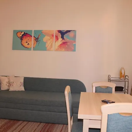 Homely Christiana Apartamento